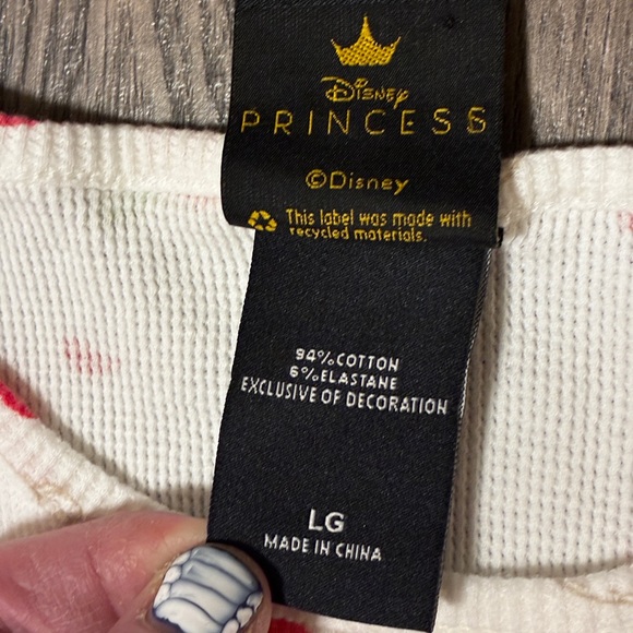 Disney's Her Universe Thermal Long-Sleeve Size Large - Picture 5 of 5